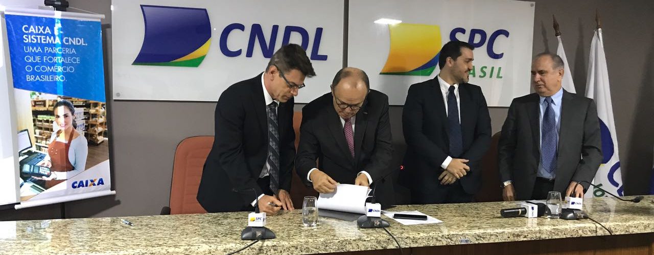 CNDL E CAIXA ASSINAM ACORDO DE COOPERAÇÃO