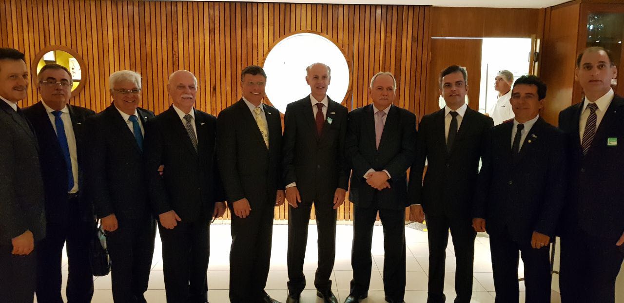 CENTRO OESTE DE MINAS PRESENTE EM ENCONTRO QUE DEFENDE REFIS PARA EMPRESAS DO SIMPLES NACIONAL